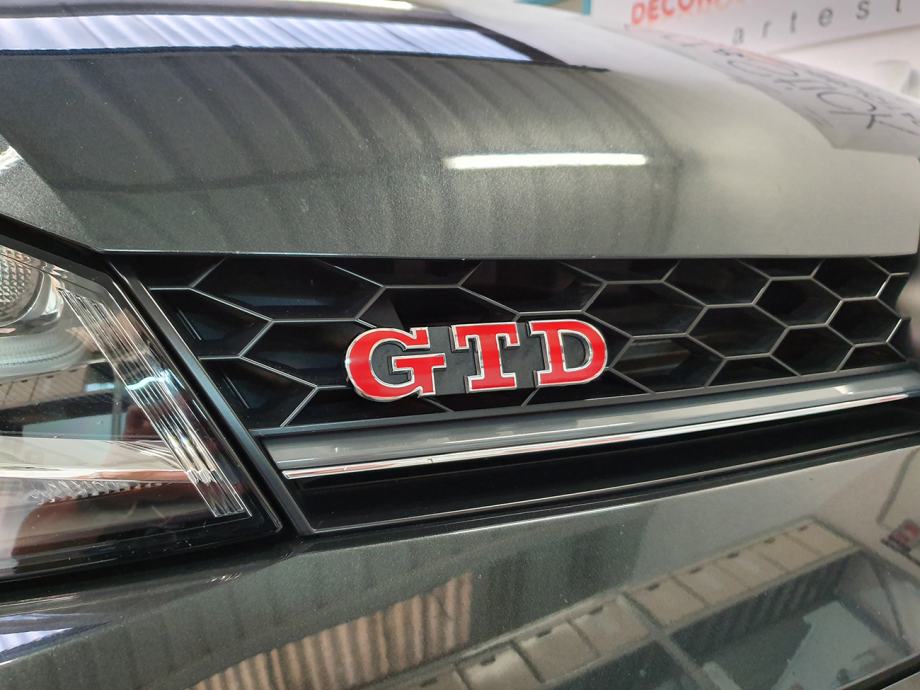 **VW** Volkswagen GTD oznaka za prednju masku