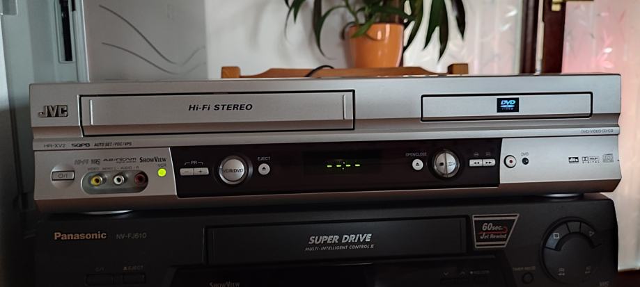 JVC HR - XV2  VHS recorder + DVD player ispravan