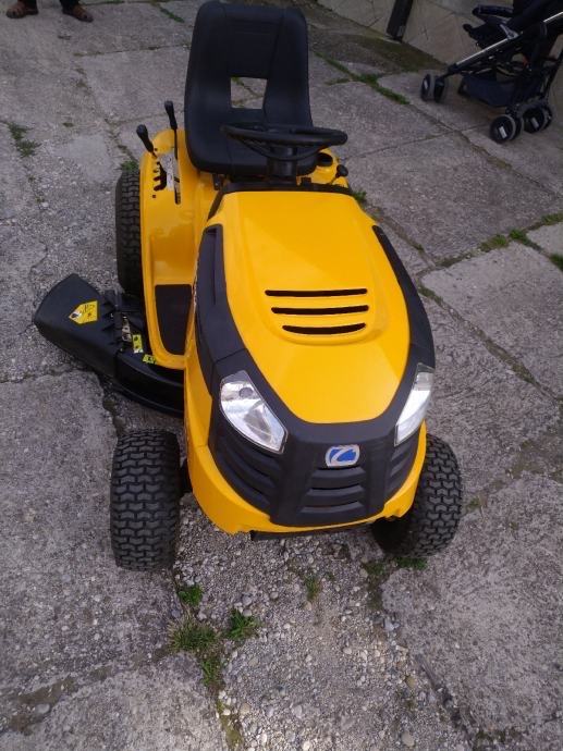 CUB CADET LT1