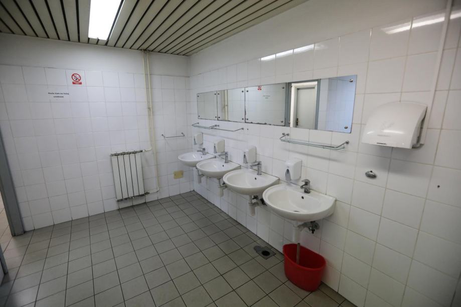 Wc školjke , Pisoari , Umivaonici KOMPLET - POVOLJNO