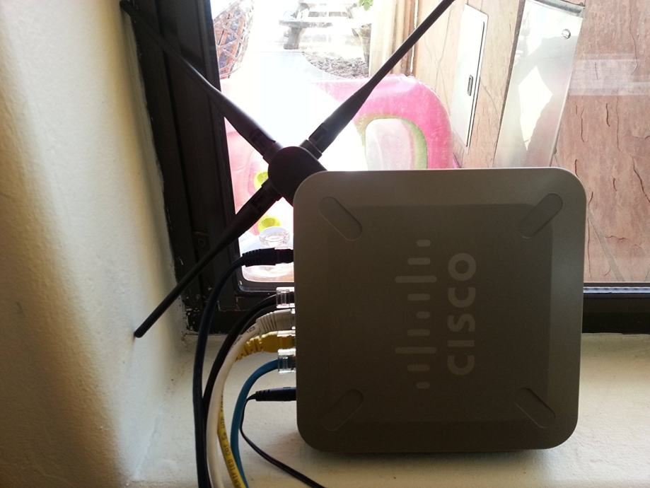 Cisco WRVS4400N Wireless-N Gigabit Security Router With VPN