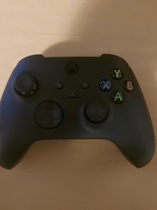 Xbox Series S|X kontroler sa Xbox Plug 'n' Play baterijom