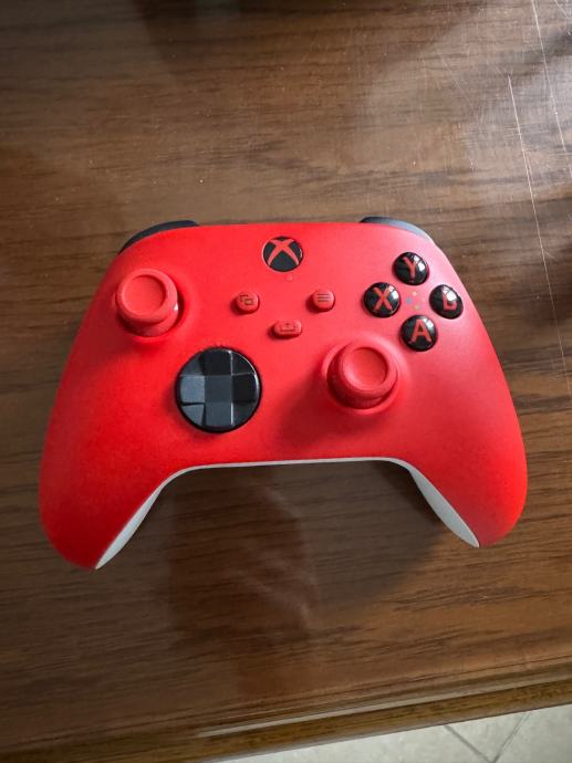 XBOX X/S Controller 4 generacija (najnovija) Model 1914 crveni kao nov