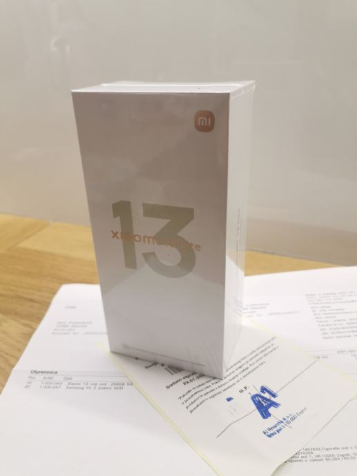 XIAOMI 13 Lite 5G 256GB NOVO Zapakirano HR račun jamstvo Dostava Zamj.