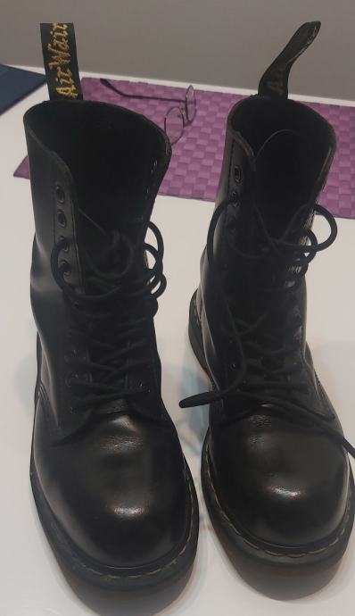 DR. MARTENS ČIZME SA KAPOM