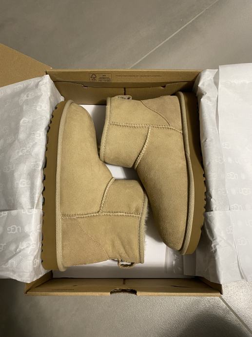 Ugg classic Mini II