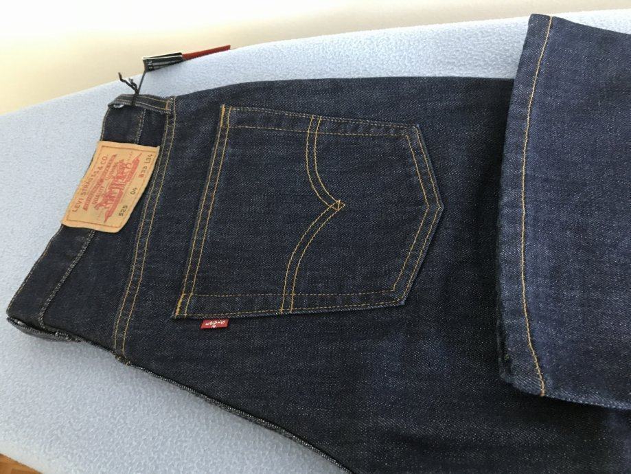 Ženske traperice (trapez) Levi’s 525 vel 33/34***NOVO***