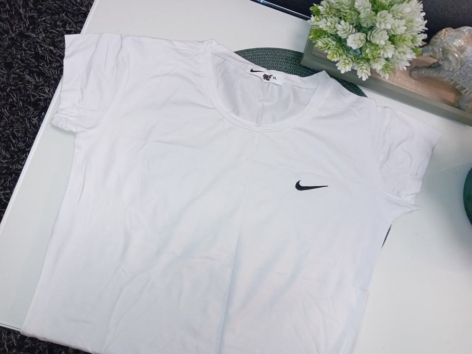 NIKE bijela majica vel L/XL - NOVO