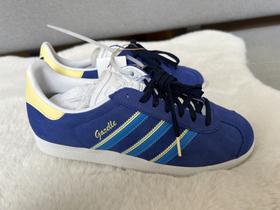 Adidas Gazelle Tenisice broj 38 2/3 brušena koža NOVO ORGINAL