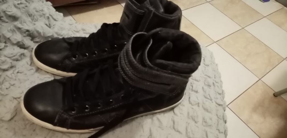 Converse br.38 kožne kvalitetne udobne i lijepe tenisice