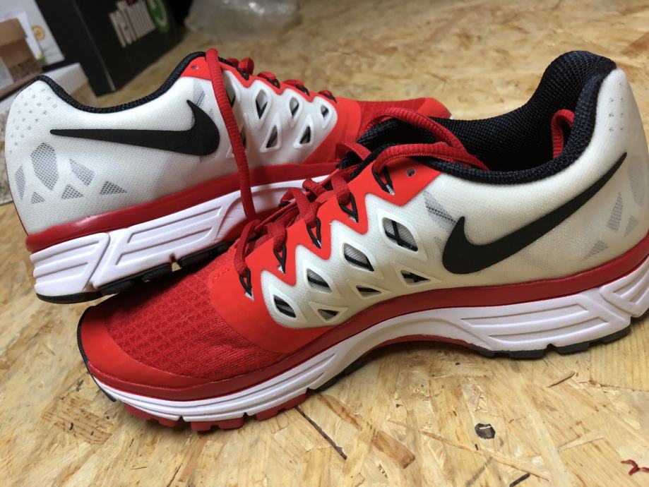 *NOVO* Nike Zoom Vomero 9 Running Shoes - RED - Broj 40