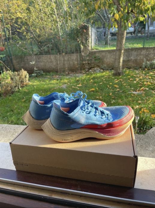 Nike zoomx vaporfly% 2