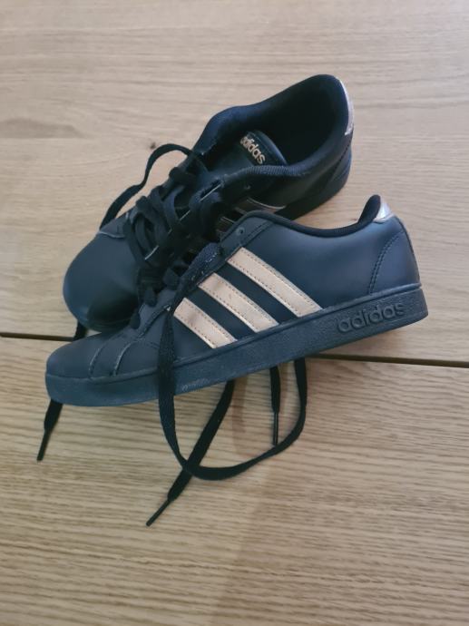 Original Adidas Baseline dječje patike, veličina 35 1/2, POVOLJNO