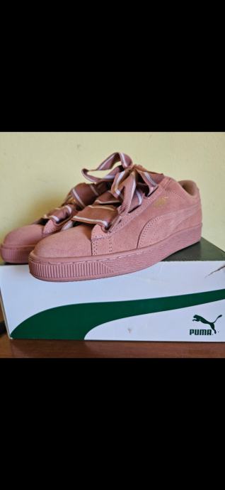 Puma basket heart suede - nikad nosene. 40 broj