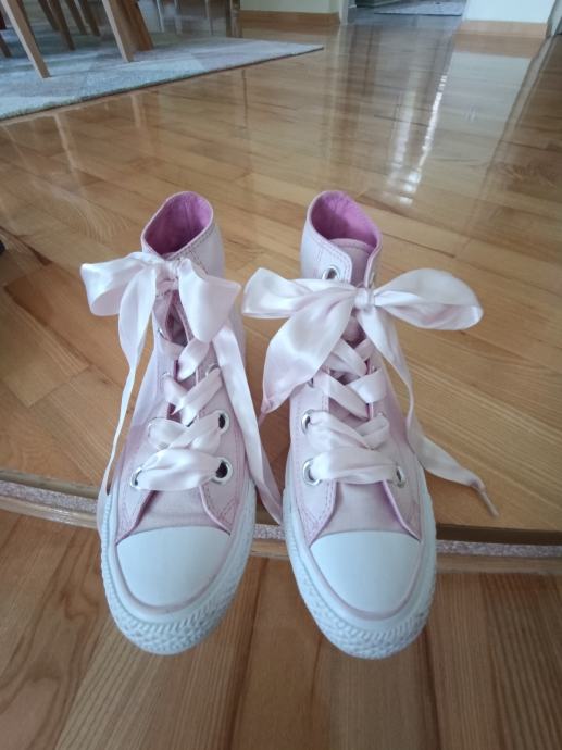 Roza Converse starke