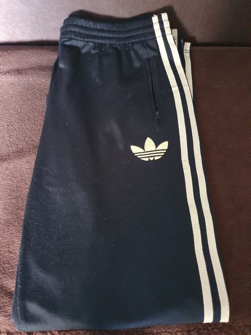 "Original Adidas ženske hlače"