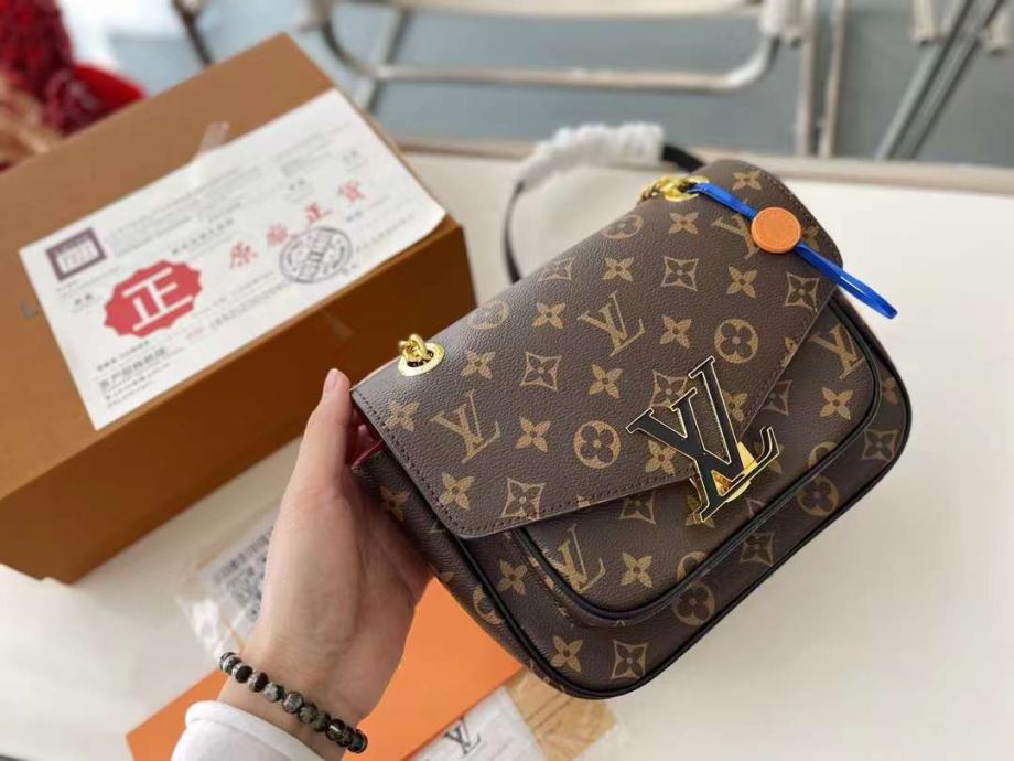 LOUIS VUITTON TORBICA 