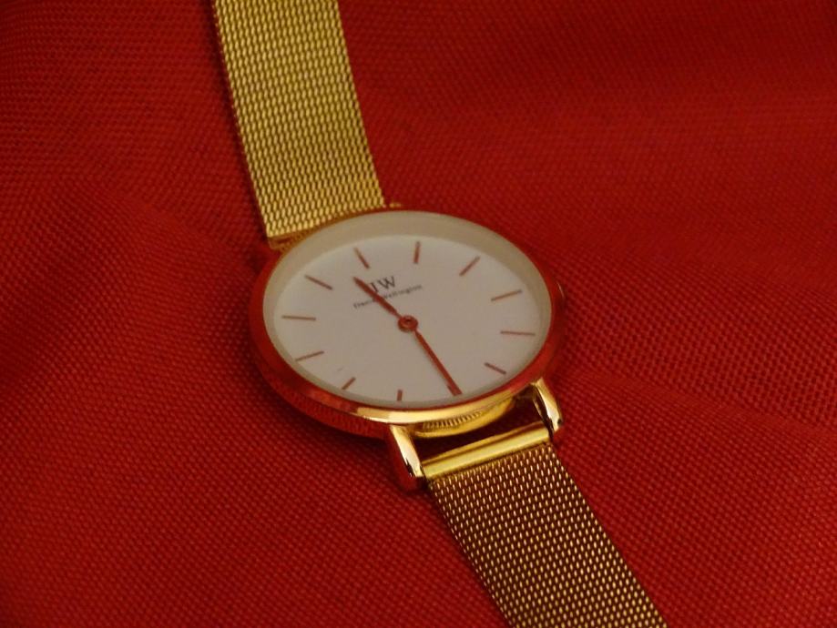 Daniel wellington zenski online satovi