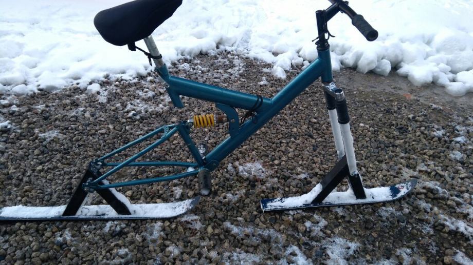 Snow bike