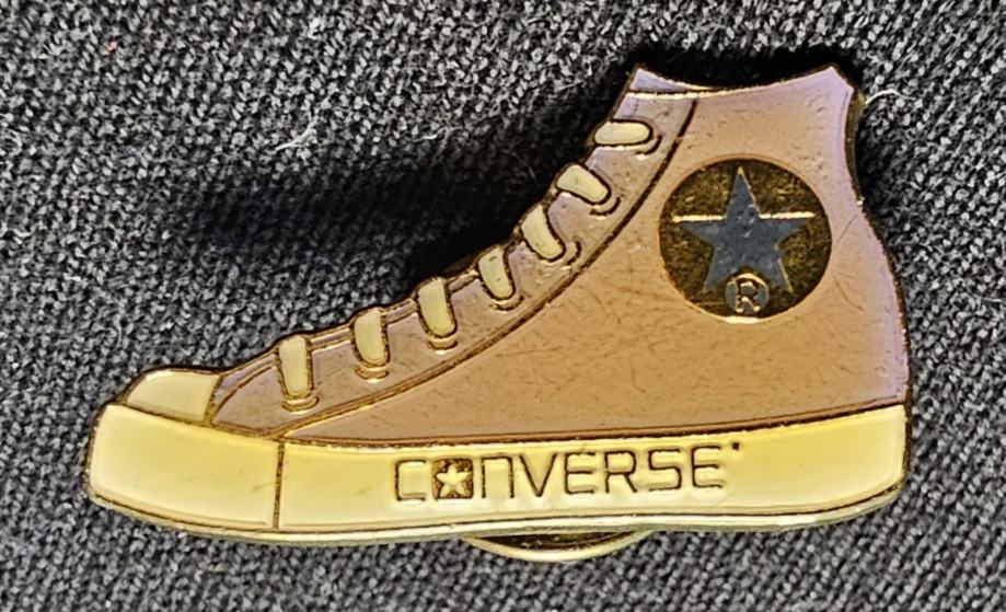 CONVERSE ALL STARS SHOES 1980s VTG RETRO PIN BADGE