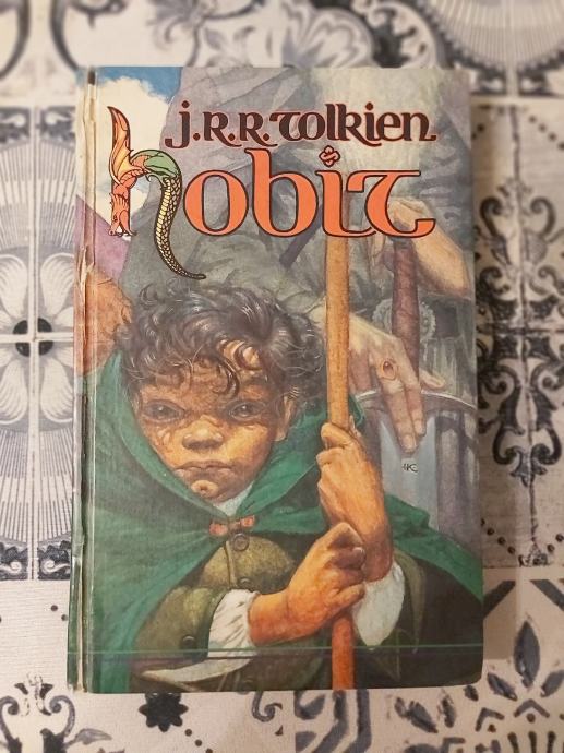 Oštećen hrbat J. R. R. Tolkien: Hobit