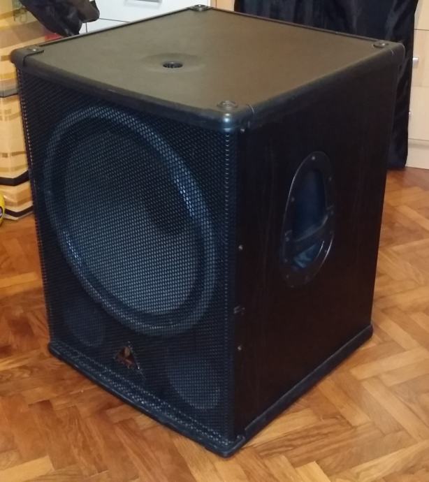 Behringer B1800X PRO Bas bin zvučnik pasivni 800/1600W 18inč