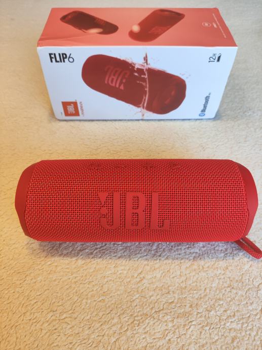 JBL Flip 6 bluetooth zvučnik + silikonska zaštitna nosiljka