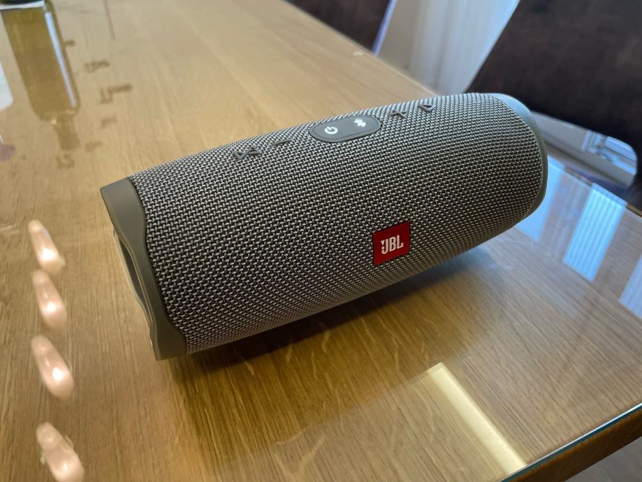 Jbl Charge 4 BT zvucnik