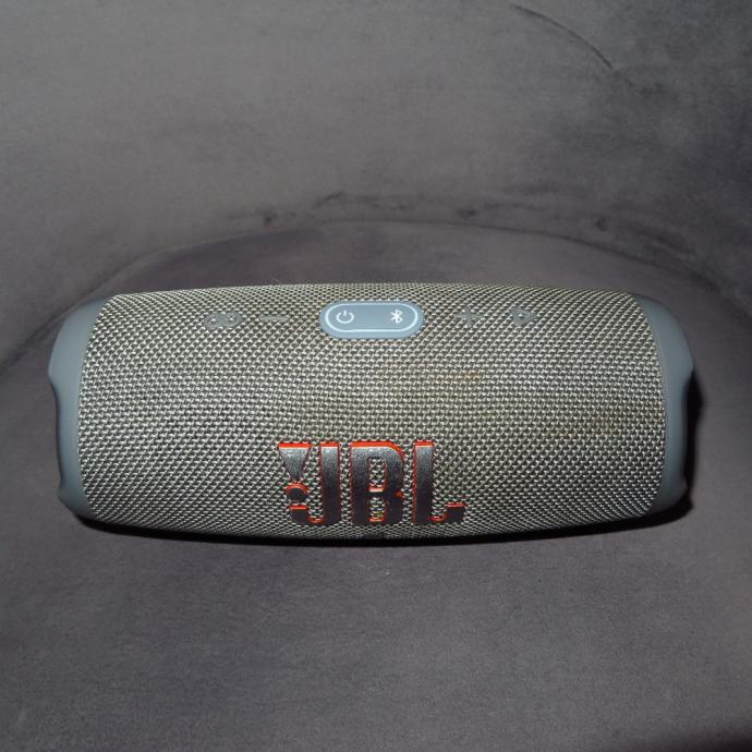 JBL Charge 5 zvucnik