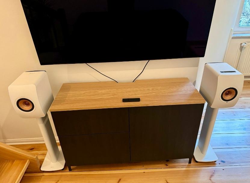 Novi KEF LS50 Wireless II + S2 podni stalci