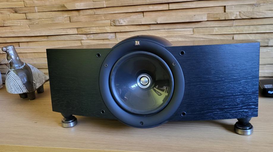 KEF Q9C