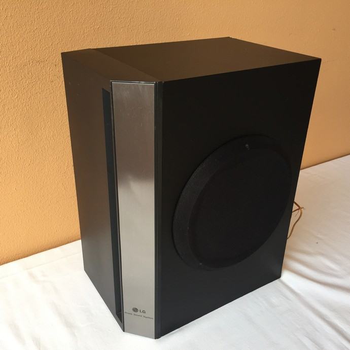 LG SH32SD-W, pasivni subwoofer kućnog kina, max 150 W, 8 Ohma