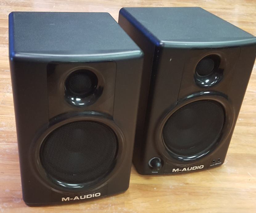 M-AUDIO AV40 Studijski zvučnici