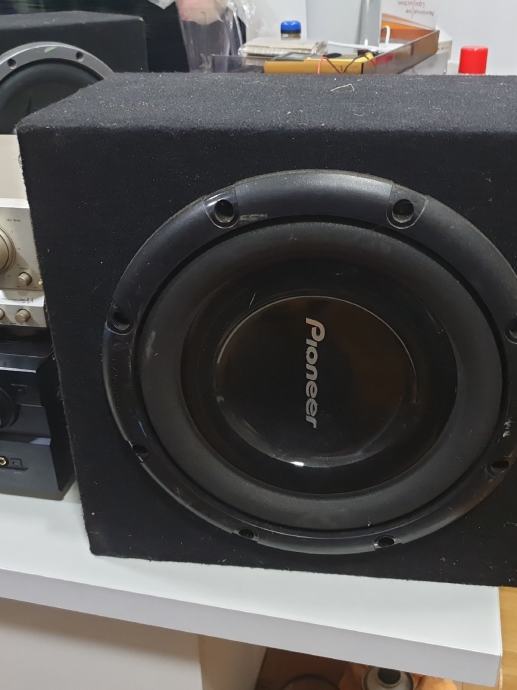 Pioneer subwoofer