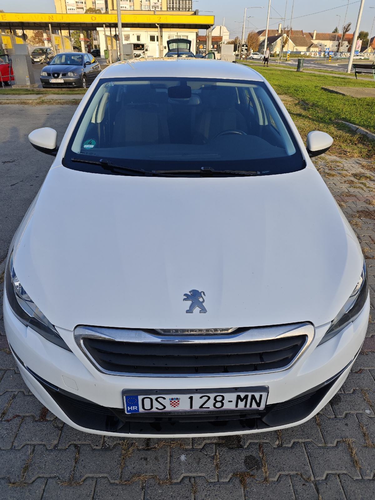 Peugeot308SW1,6BlueHDi