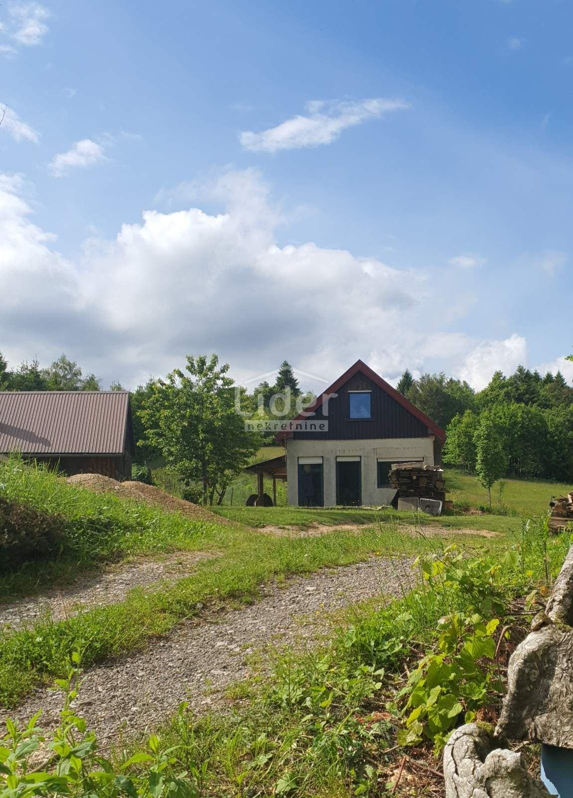 Kućasdvagospodarskaobjektaivelikaokućnica(prodaja)