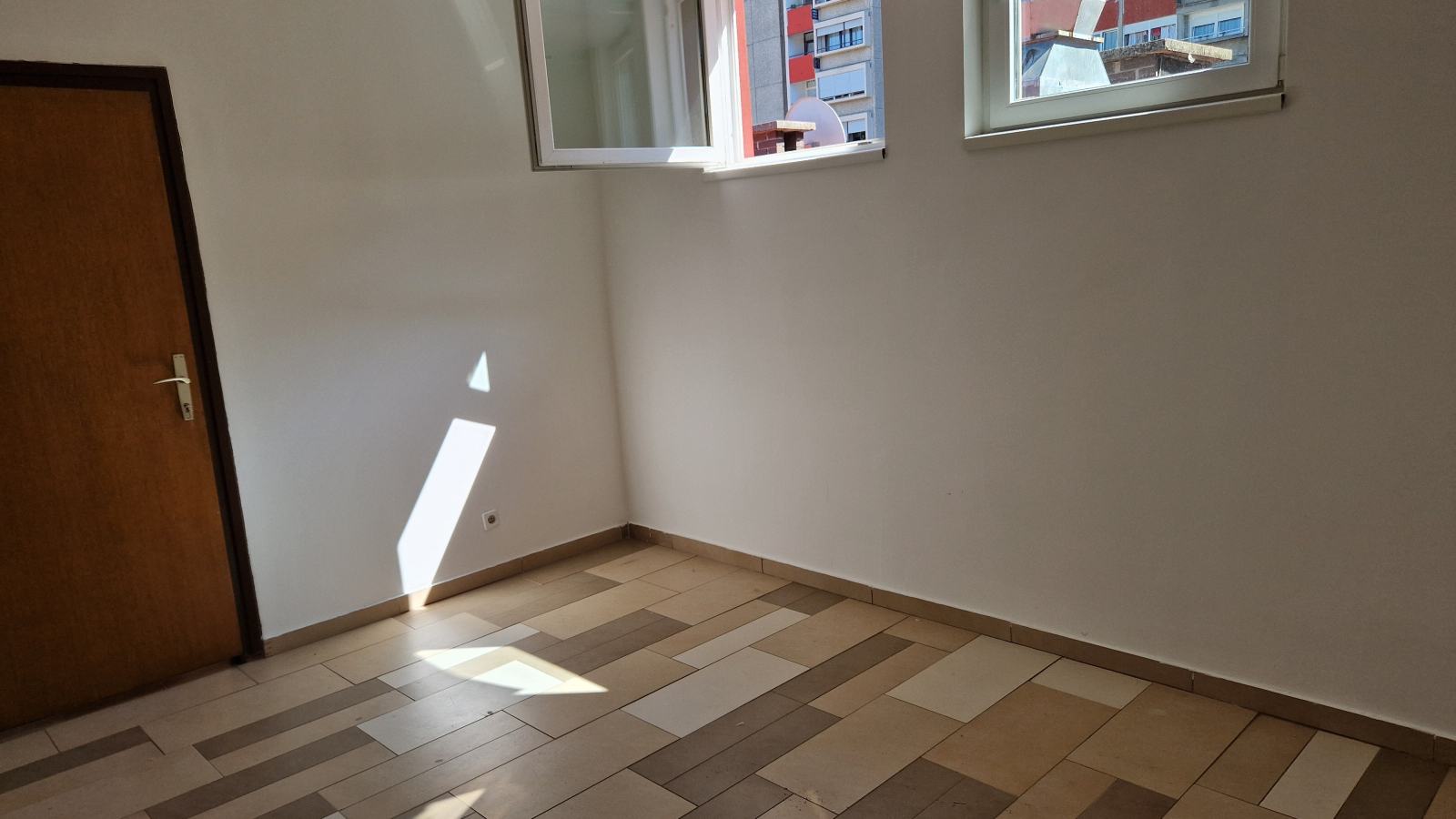 Stan:Zagreb(Savica),90.00m2(prodaja)